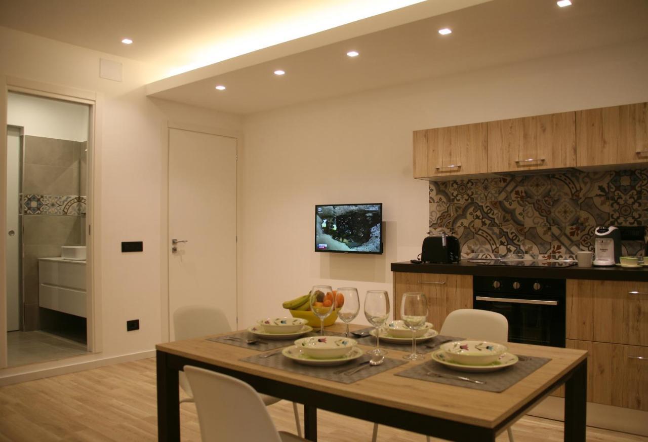 Casa Gaudi Apartment Syracuse ภายนอก รูปภาพ